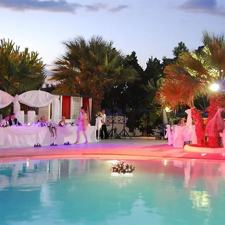 Hotel Tropicana Garden